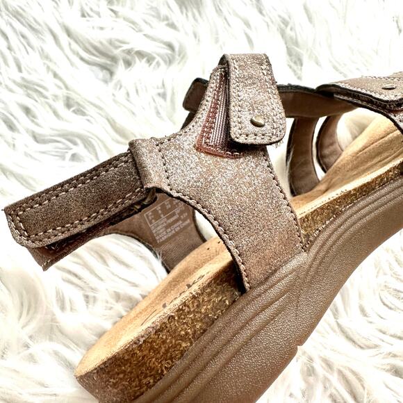 Clarks April Cove Bronze Metallic Sandals Size 8 NWT - Picture 13 of 13